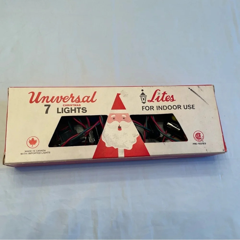 🎄  Vintage Holiday Charm: 1966 Universal Lites Christmas Lights 🌟